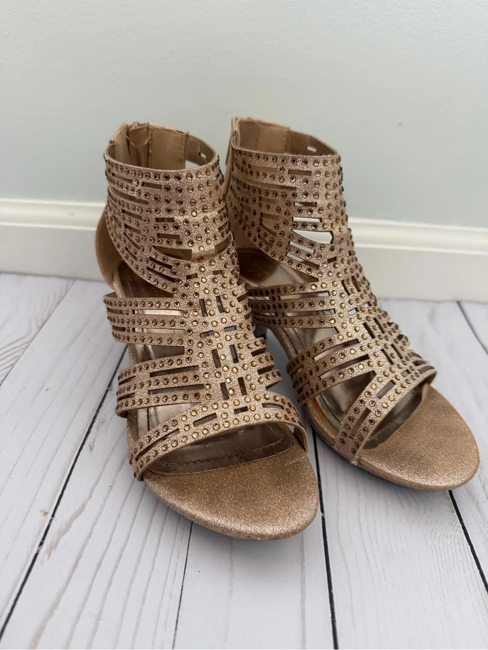 Dream Pairs Rose Gold Strappy Studded Girls' Dress Sandals